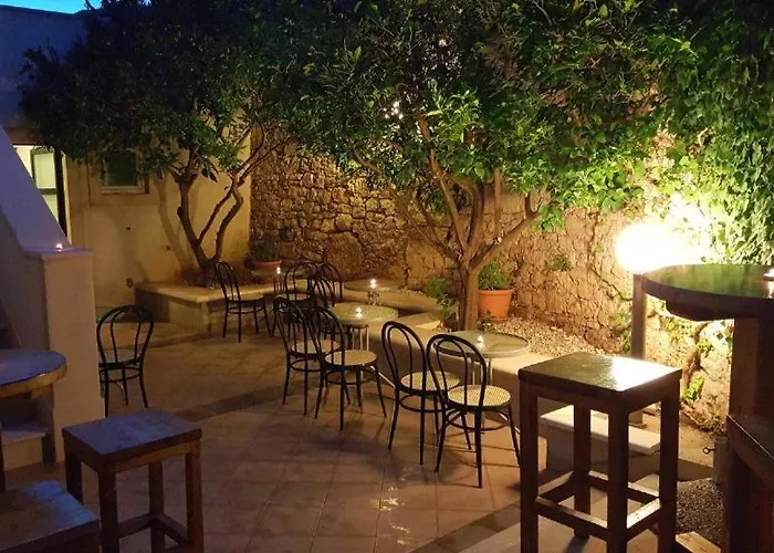 Πανσιόν Carmen Delux Privat Room! Μπολ